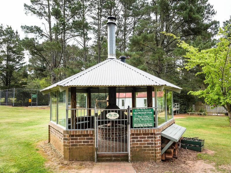 Federation Gardens and Possums Hideaway image