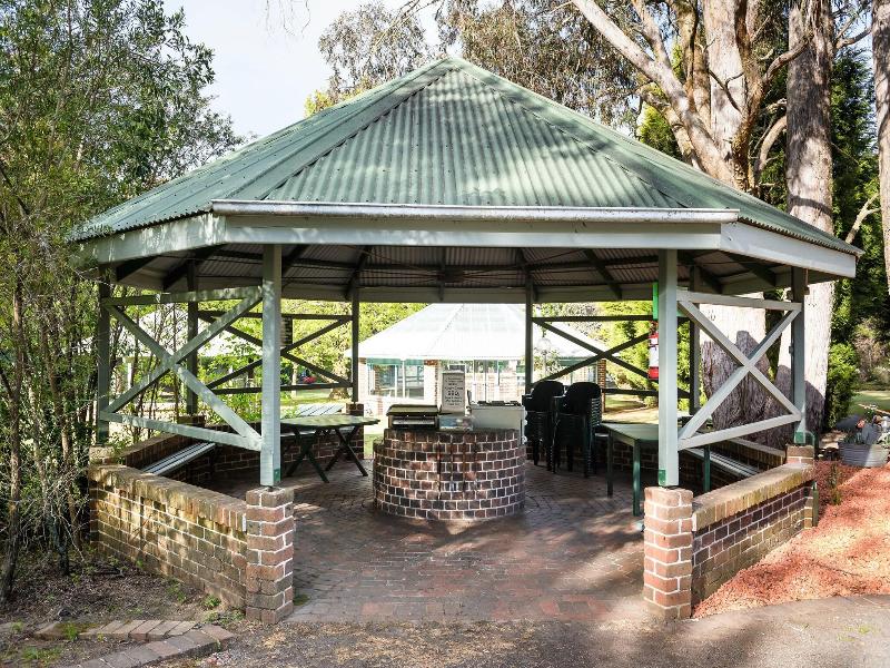 Federation Gardens and Possums Hideaway image