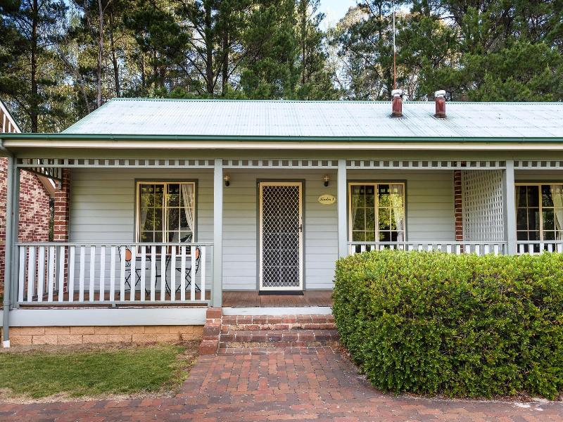 Federation Gardens and Possums Hideaway image