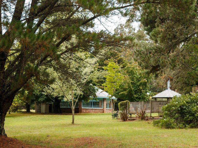 Federation Gardens and Possums Hideaway image
