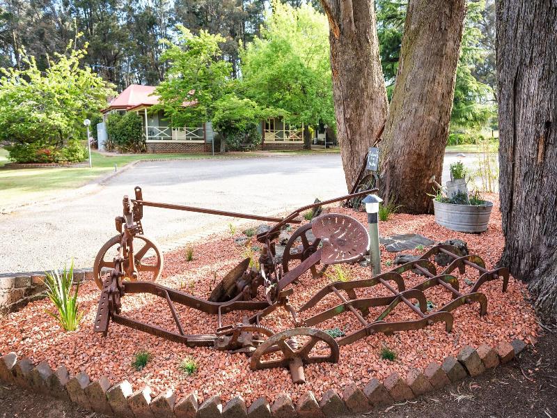 Federation Gardens and Possums Hideaway image