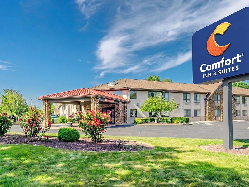 Comfort Inn & Suites Springfield image