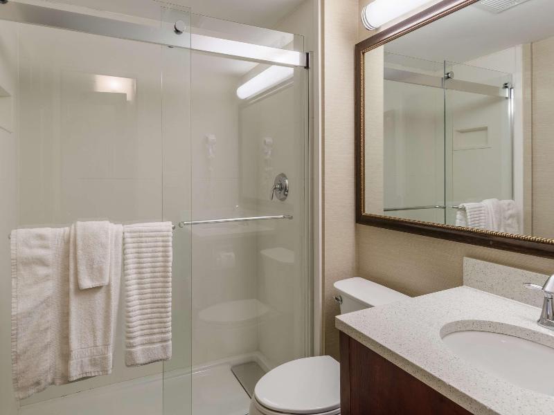 Comfort Inn & Suites Springfield image