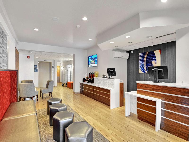 Executive Residency By Bw Navigator Inn & Suites image