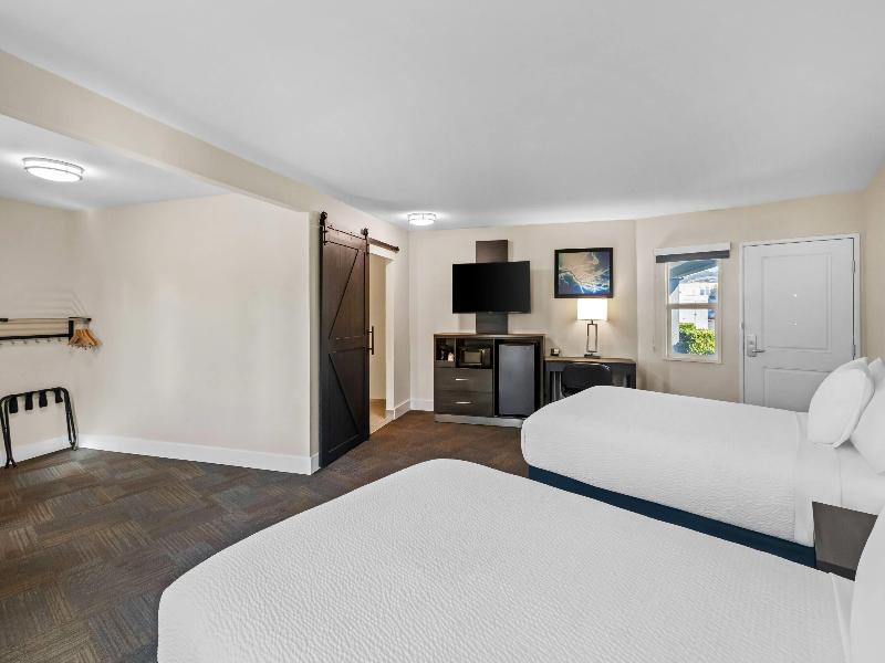 Travelodge by Wyndham Santa Rosa Wine Country image