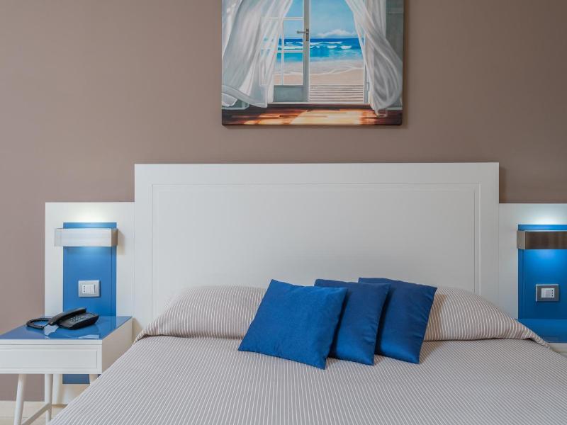 Mareluna image