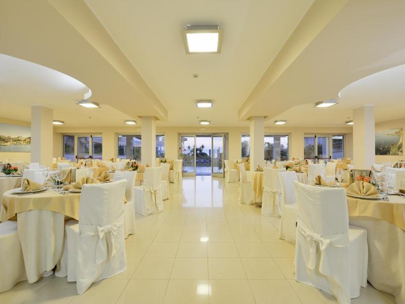 Mareluna image