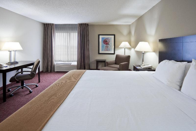 Holiday Inn Express Fort Wayne-East (New Haven) image
