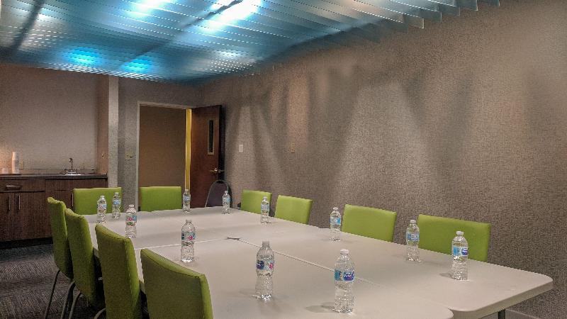 Holiday Inn Express Fort Wayne-East (New Haven) image