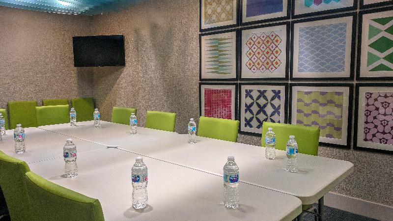 Holiday Inn Express Fort Wayne-East (New Haven) image