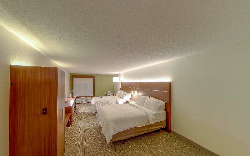 Holiday Inn Express Fort Wayne-East (New Haven) image