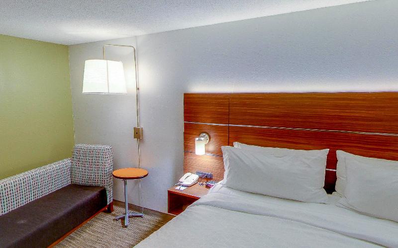 Holiday Inn Express Fort Wayne-East (New Haven) image