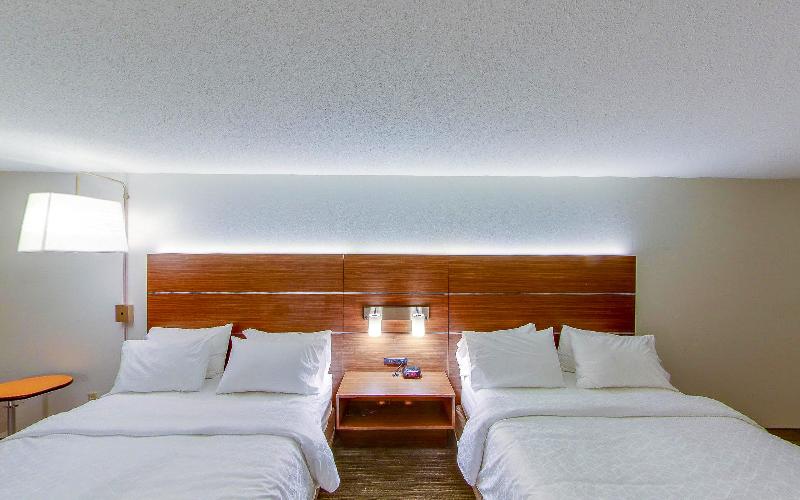 Holiday Inn Express Fort Wayne-East (New Haven) image
