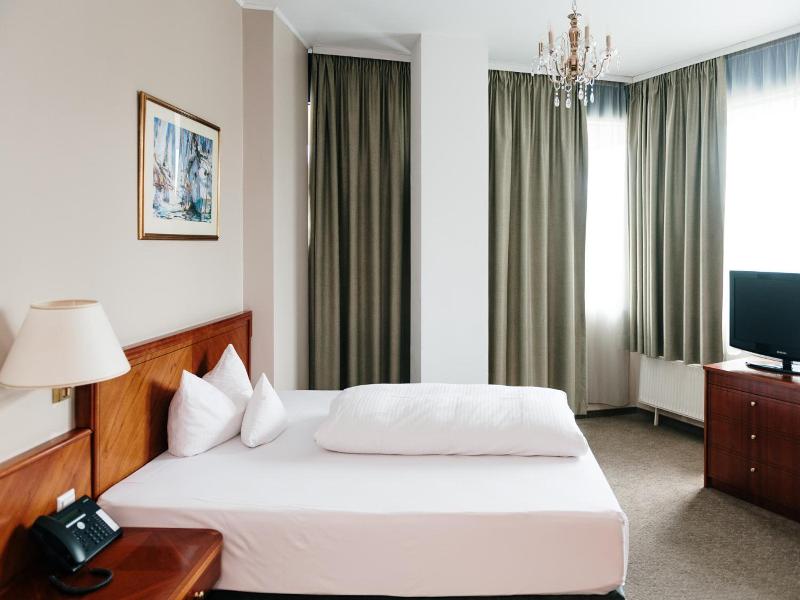 ROSS Messehotel image