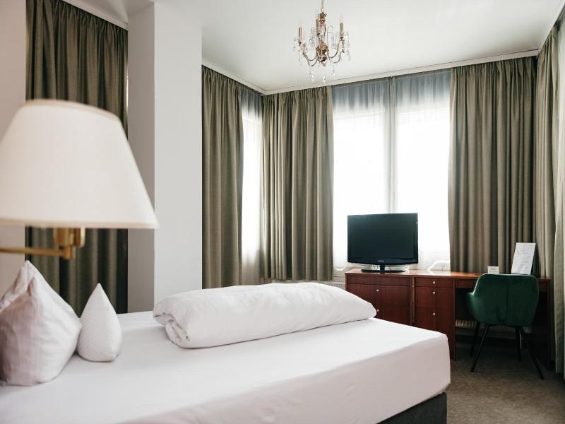 ROSS Messehotel image