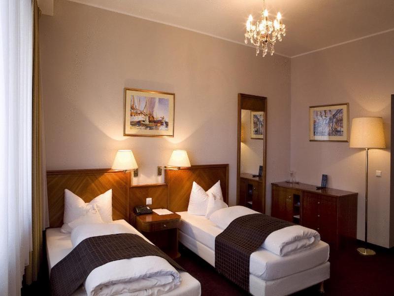 ROSS Messehotel image