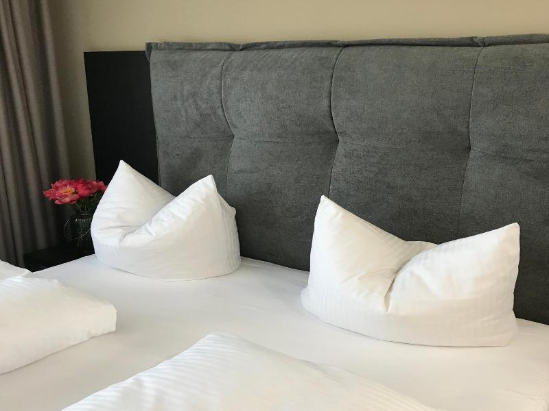 ROSS Messehotel image