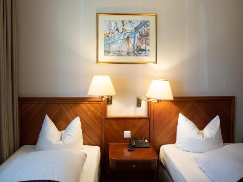 ROSS Messehotel image