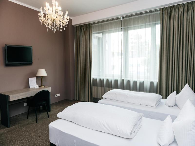 ROSS Messehotel image
