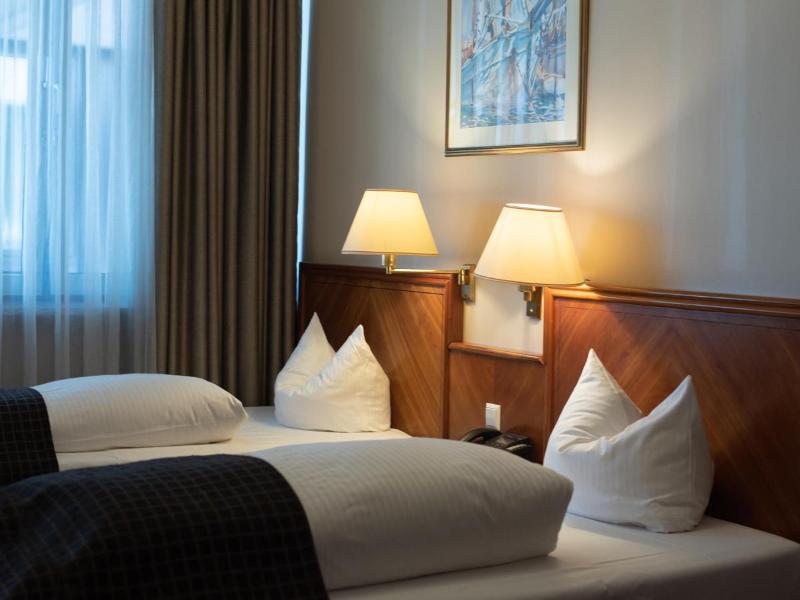 ROSS Messehotel image