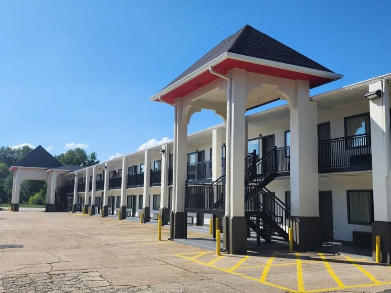 Super 8 By Wyndham Shreveport image