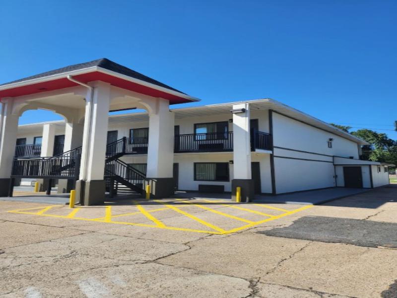 Super 8 By Wyndham Shreveport image