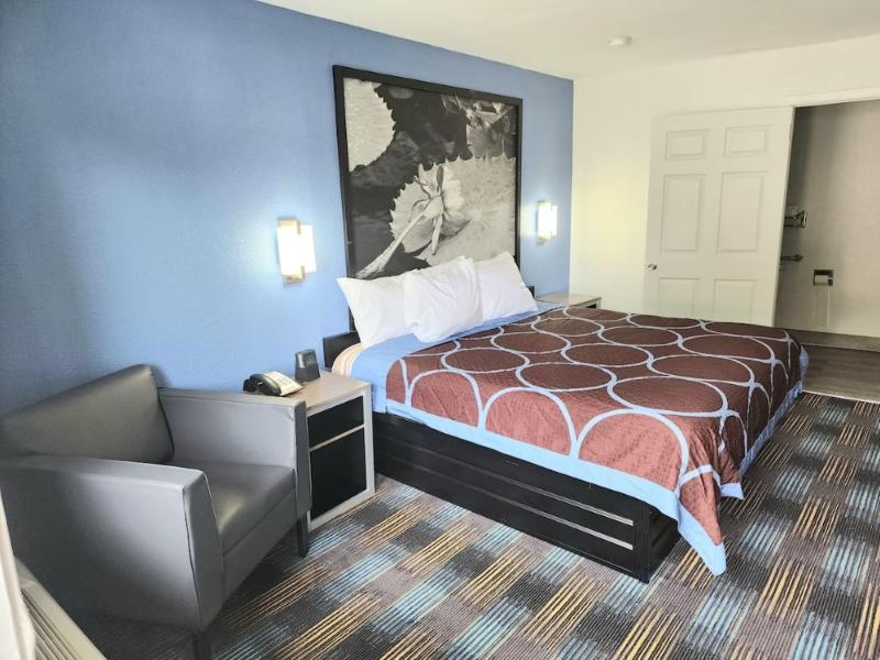 Super 8 By Wyndham Shreveport image