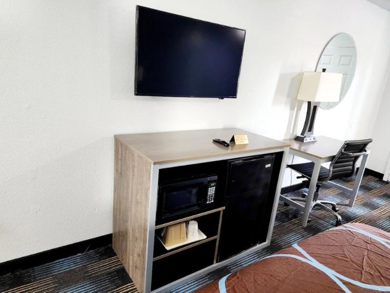 Super 8 By Wyndham Shreveport image