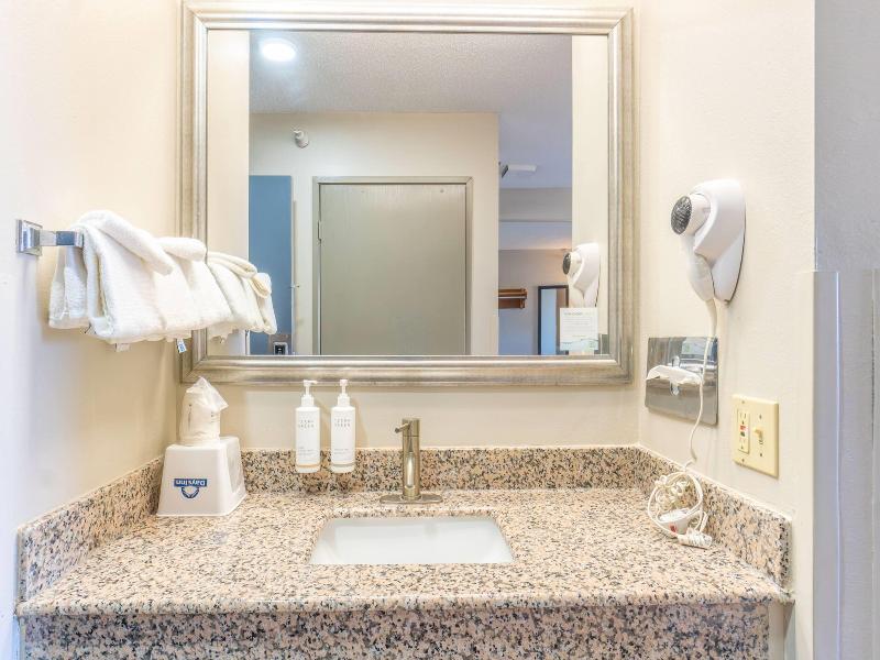 Days Inn By Wyndham Sioux City image