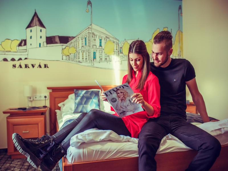 Hotel Viktoria image
