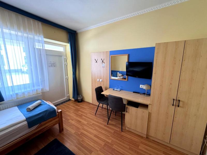 Hotel Viktoria image