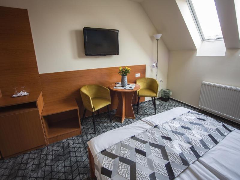 Hotel Viktoria image