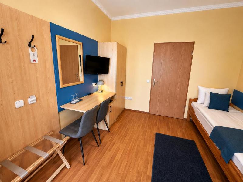 Hotel Viktoria image