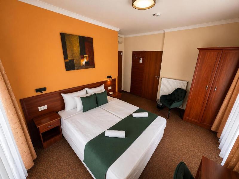 Hotel Viktoria image