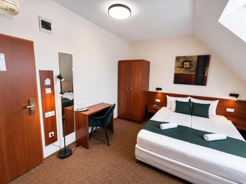 Hotel Viktoria image
