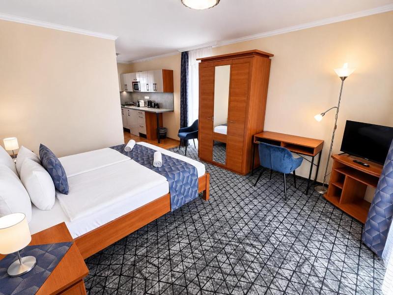 Hotel Viktoria image