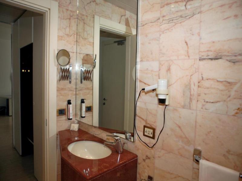 Mediterraneo Palace image