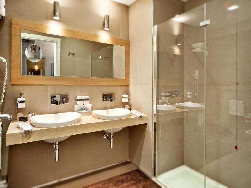Mediterraneo Palace image
