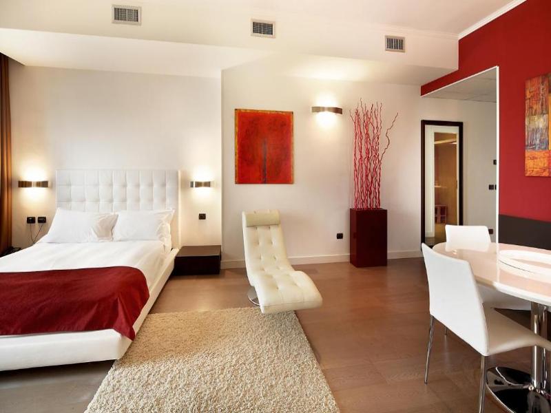 Mediterraneo Palace image