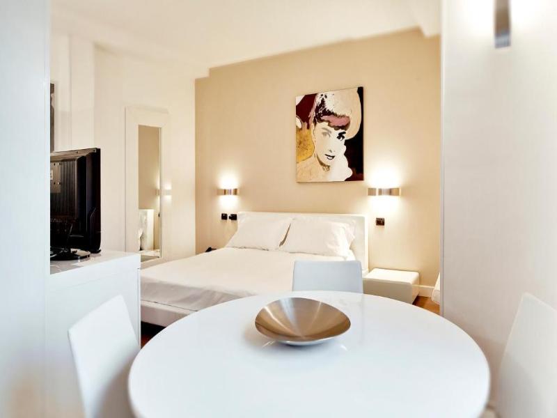 Mediterraneo Palace image