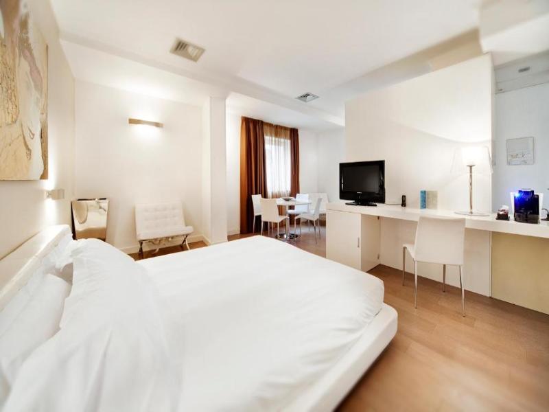 Mediterraneo Palace image