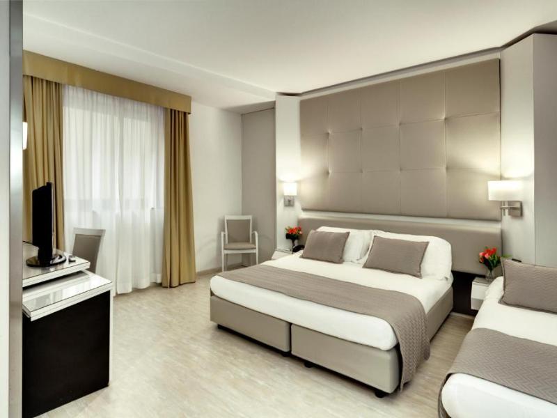Mediterraneo Palace image