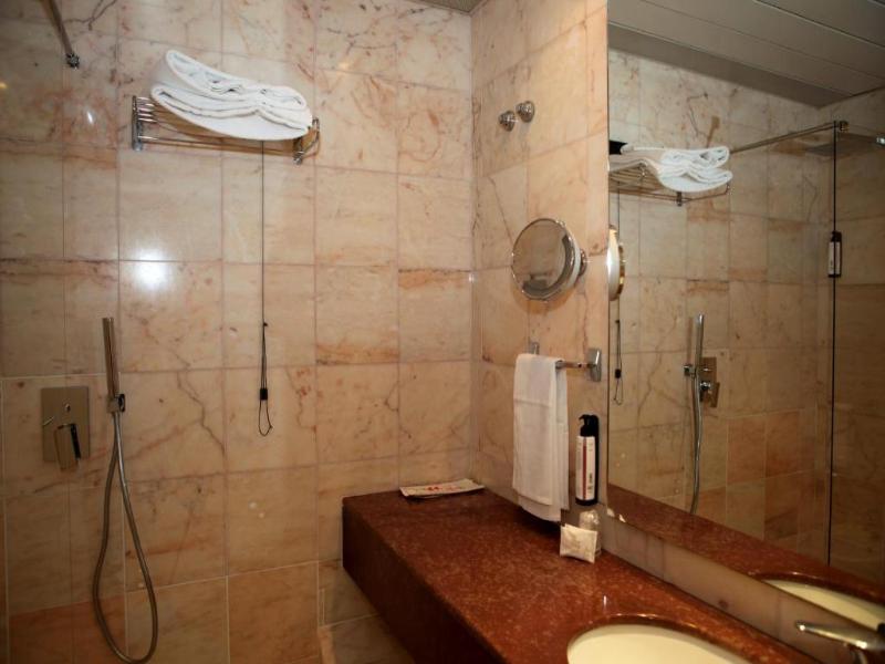 Mediterraneo Palace image