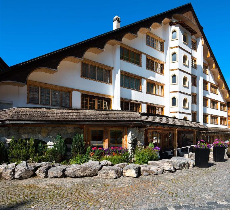 De l'Etrier Hotel Montana image