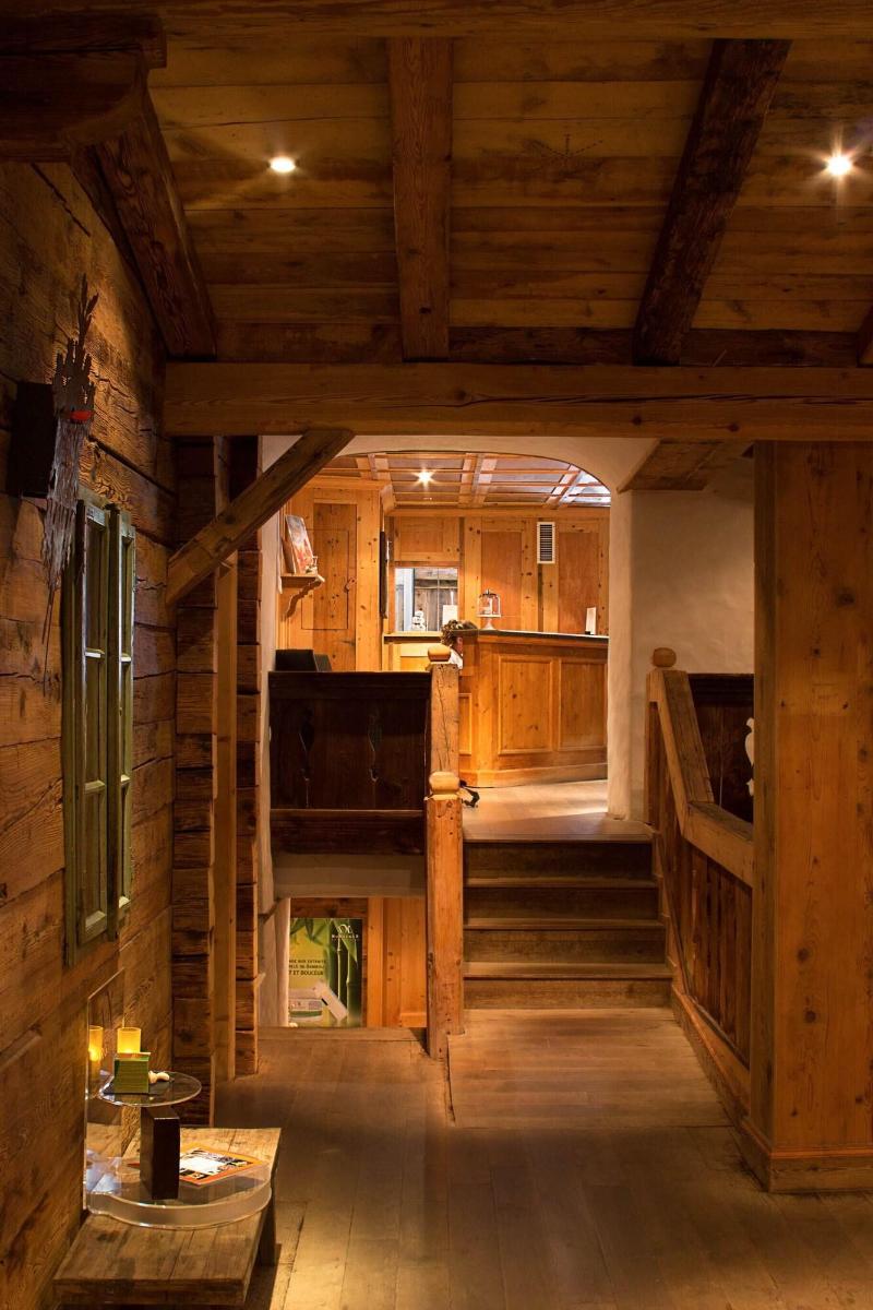 De l'Etrier Hotel Montana image