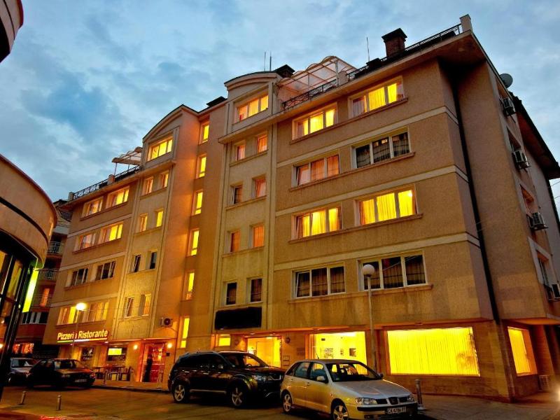 Apartments Carrera — exterior view