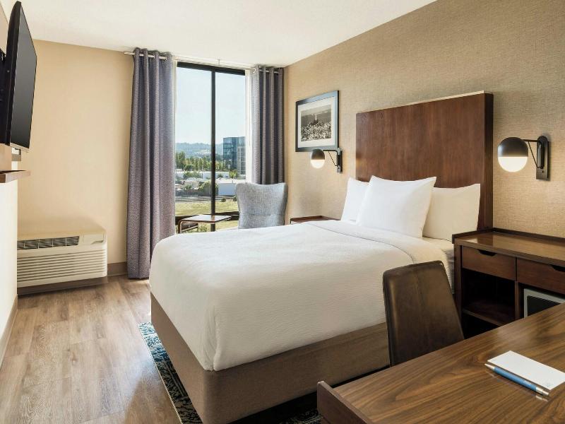 Four Points by Sheraton San Francisco Bay Bridge image