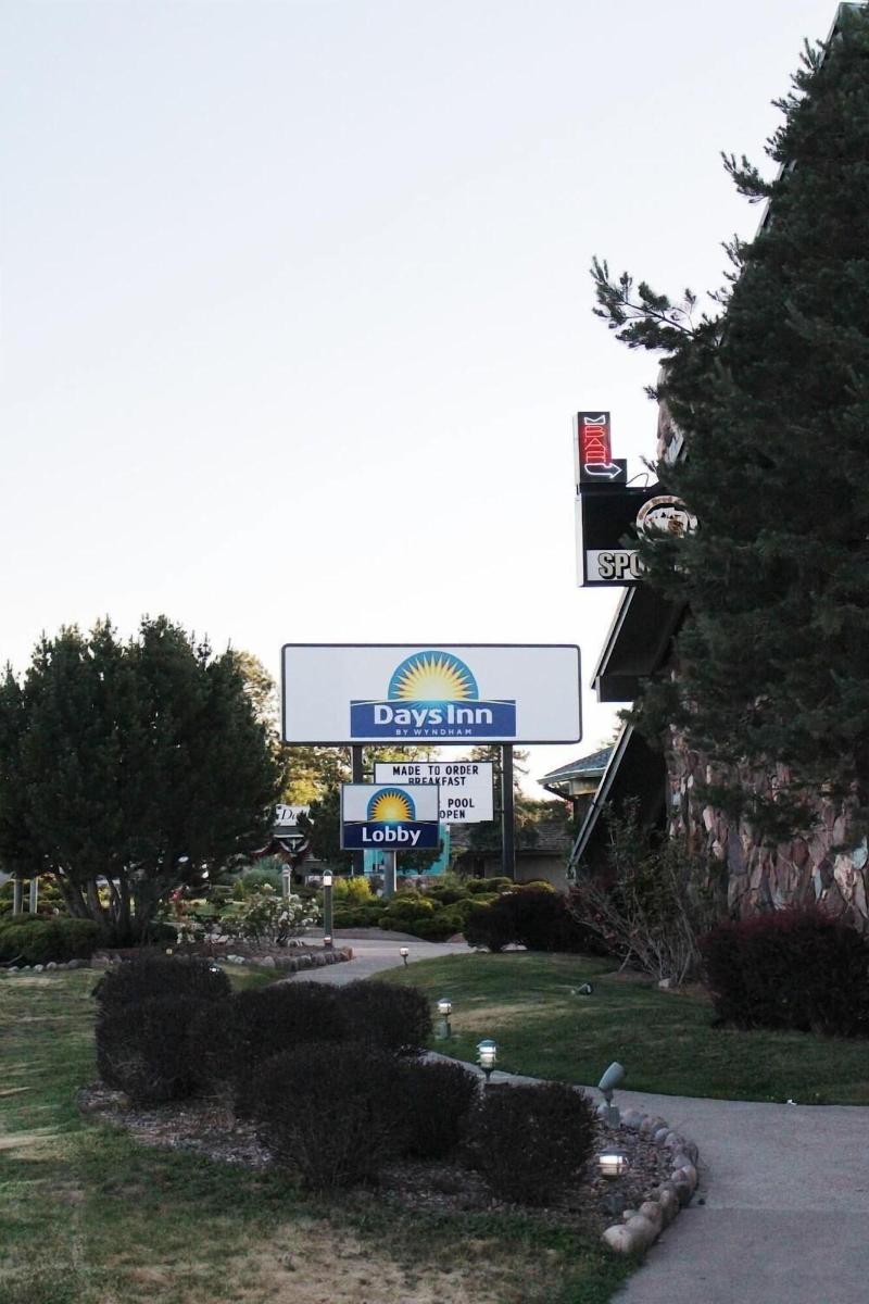 Days Inn by Wyndham Show Low image