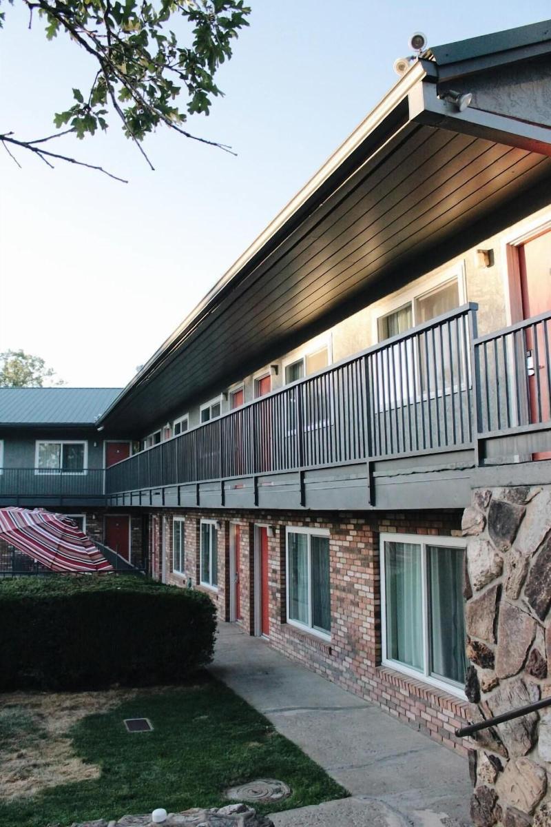 Days Inn by Wyndham Show Low image