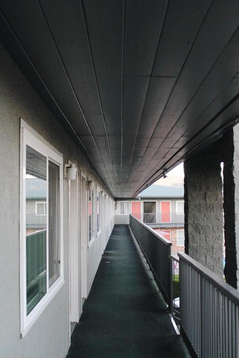 Days Inn by Wyndham Show Low image